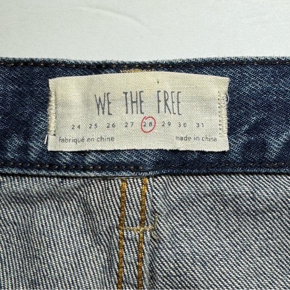 We the Free Women’s size 28 Raw Hem Denim Shorts - Picture 5 of 11